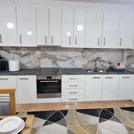 Daily Rent Apartment City Center Elbasan 6 Exterior photo