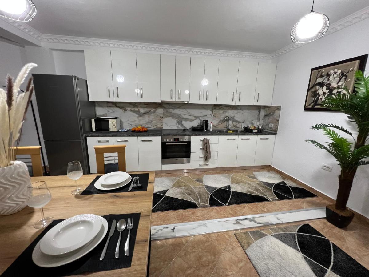 Daily Rent Apartment City Center Elbasan 6 Exterior photo